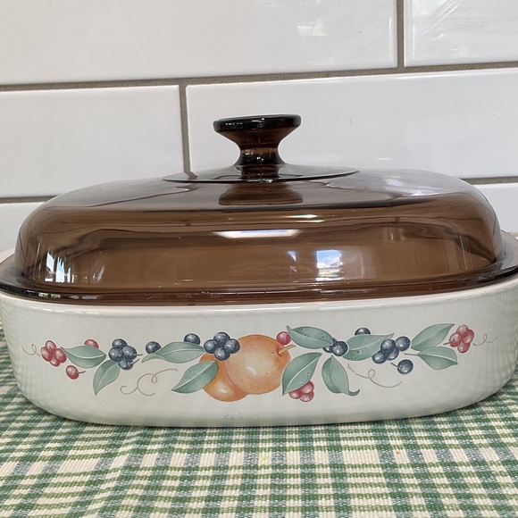 Corningware Other - Corning ‘Abundance’ oven dish with brown Pyrex lid.  1990s